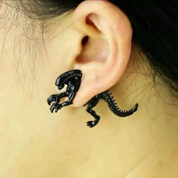 2 Allien Predator Scary Horror Earring - Picture 1 of 2